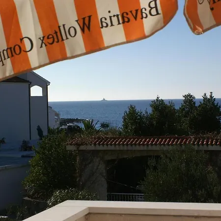 Apartment By The Sea - 4313 Rogoznica (Sibenik-Knin)