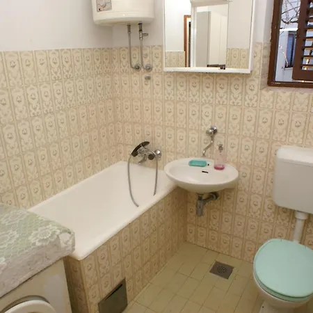 By The Sea - 4313 罗戈兹尼察