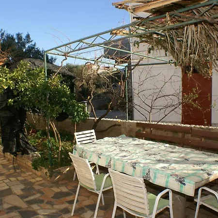 Apartment By The Sea - 4313 Rogoznica (Sibenik-Knin)