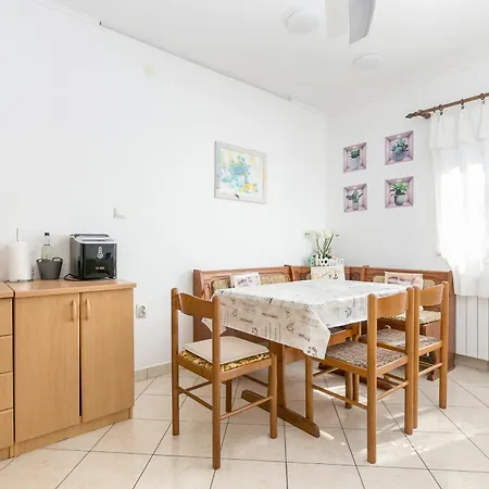 Appartement By The Sea - 4313 Rogoznica (Sibenik-Knin)